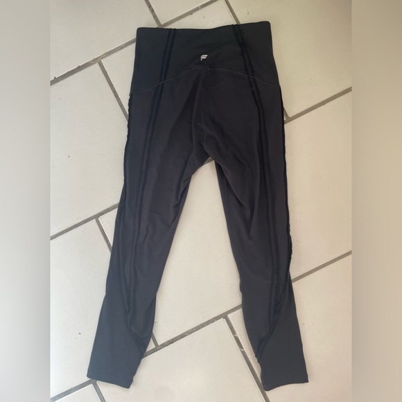 Fabletics High Waisted Navy Blue Ruffle Leggings - Picture 4 of 6
